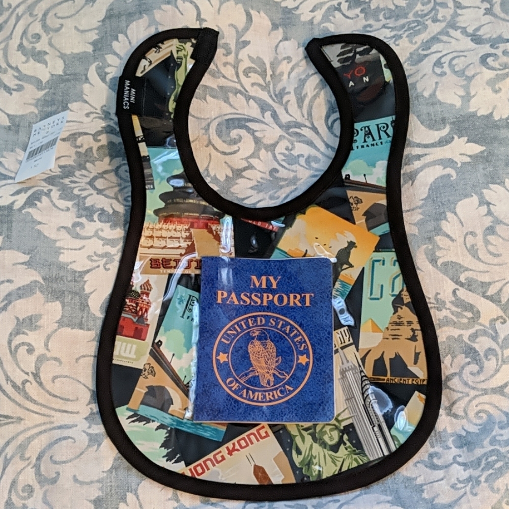 NWT Mini Maniacs passport bib